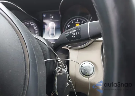 2018 Mercedes-Benz C 300 4Matic z USA, uszkodzony, nr VIN 55SWF4KB6JU251900